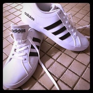 Adidas Tennis Shoes